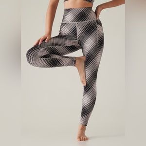 NWT Athleta Salutation Stash Tights